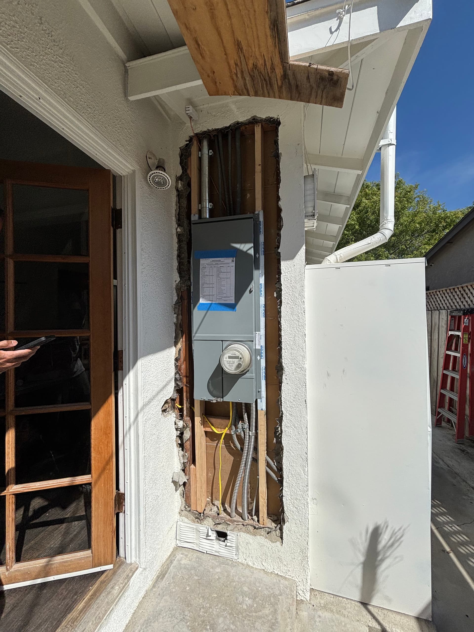 Gallery photos for 200-Amp Electric Meter Upgrade for a Long Beach Home: Image #1