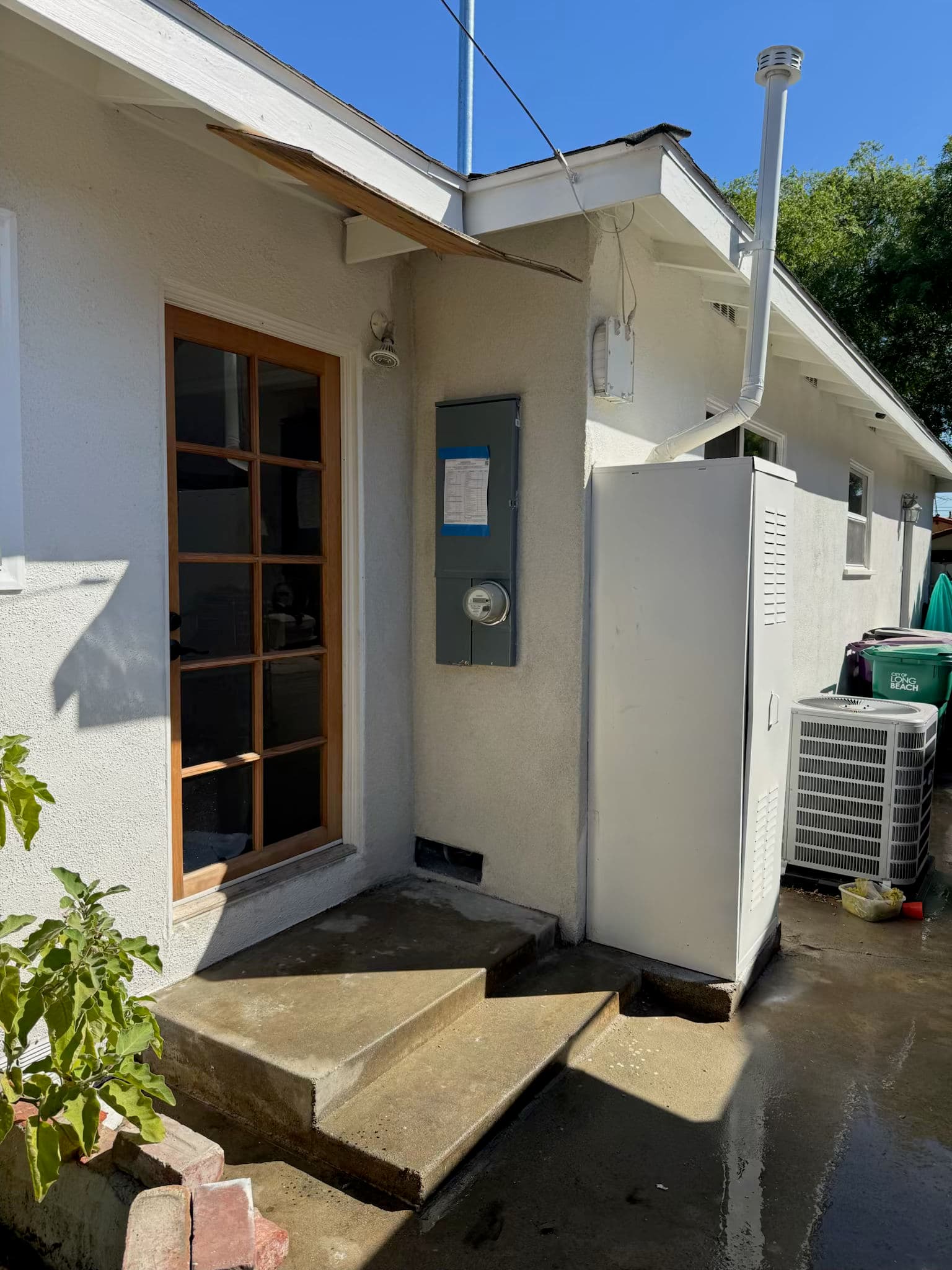 200-Amp Electric Meter Upgrade for a Long Beach Home image