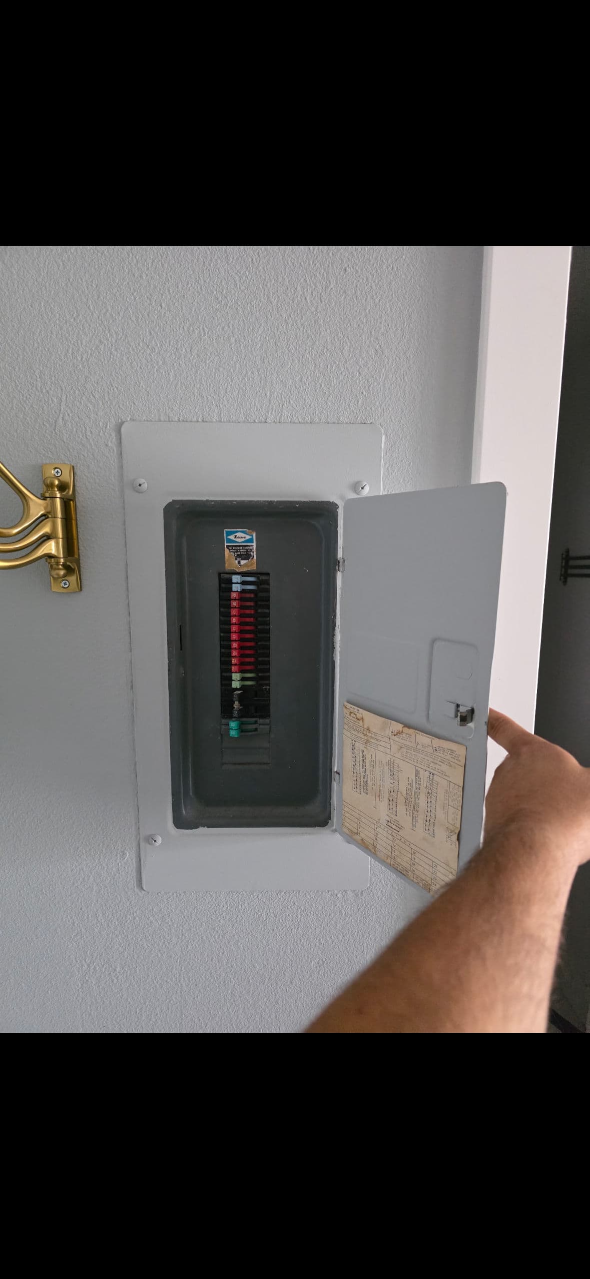 Gallery photos for Old Electrical Panel Swapped Out for a Fresh Siemens Replacement: Image #2